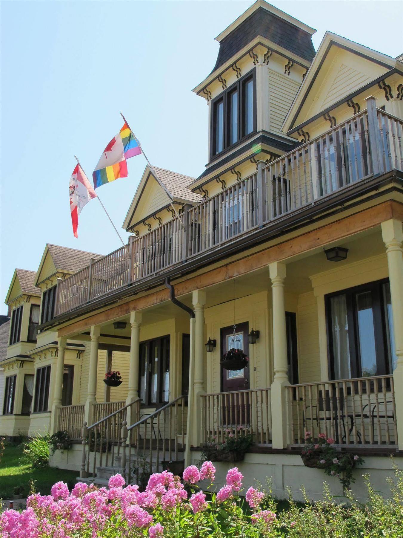 The Maple Inn Parrsboro Exterior photo